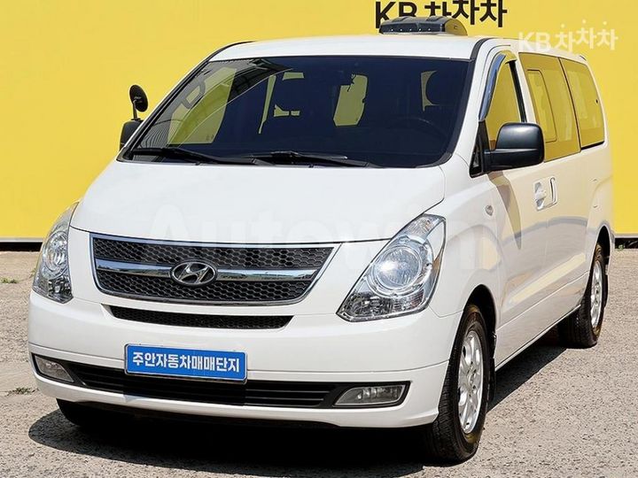 Hyundai Starex 2011 — 2