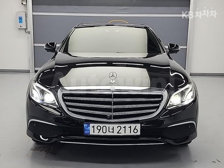 Mercedes Benz E Class 2017 — 2