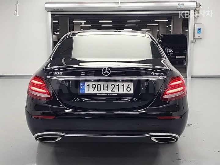 Mercedes Benz E Class 2017 — 3
