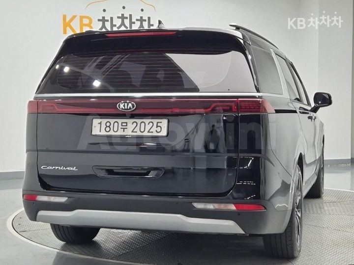 Kia Carnival 2021 KNANB81BBMS108982 — 3