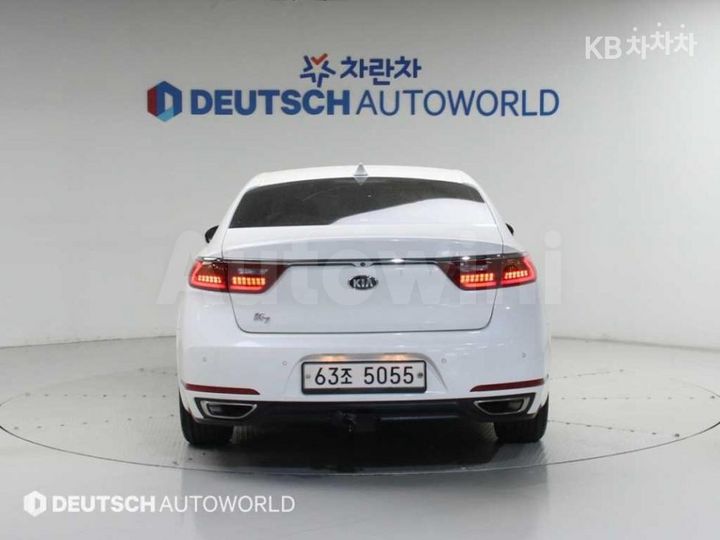 Kia K7 2018 KNALB415BJA132380 — 4