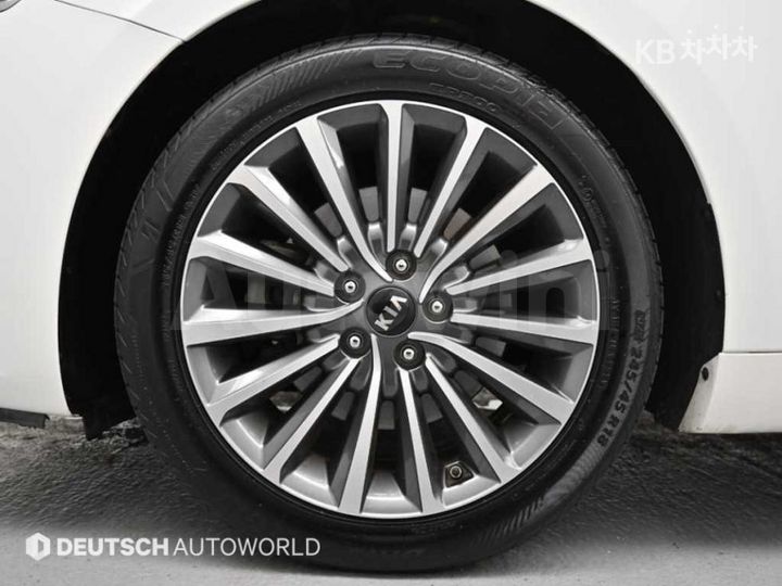 Kia K7 2018 KNALB415BJA132380 — 5