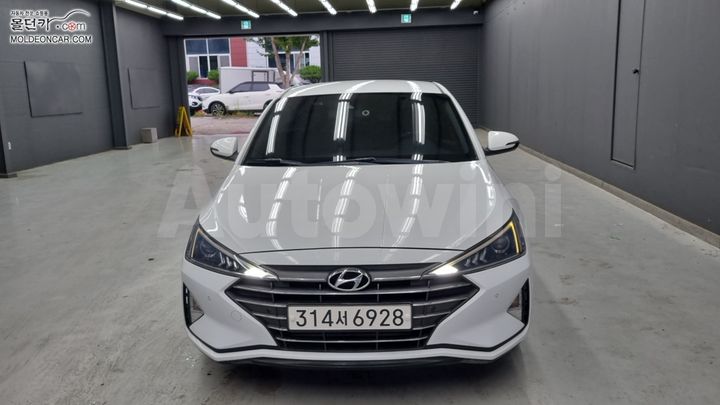 Hyundai Avante 2019 KMHD741EELU941732 — 3