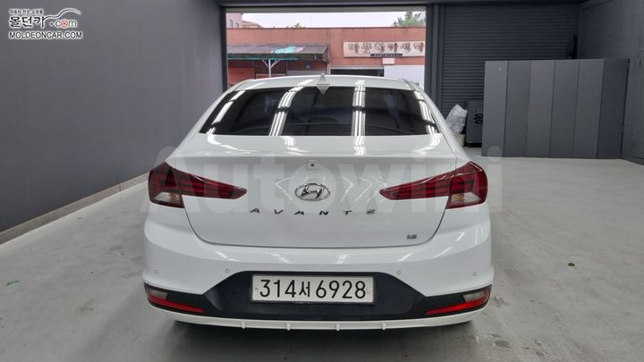 Hyundai Avante 2019 KMHD741EELU941732 — 4