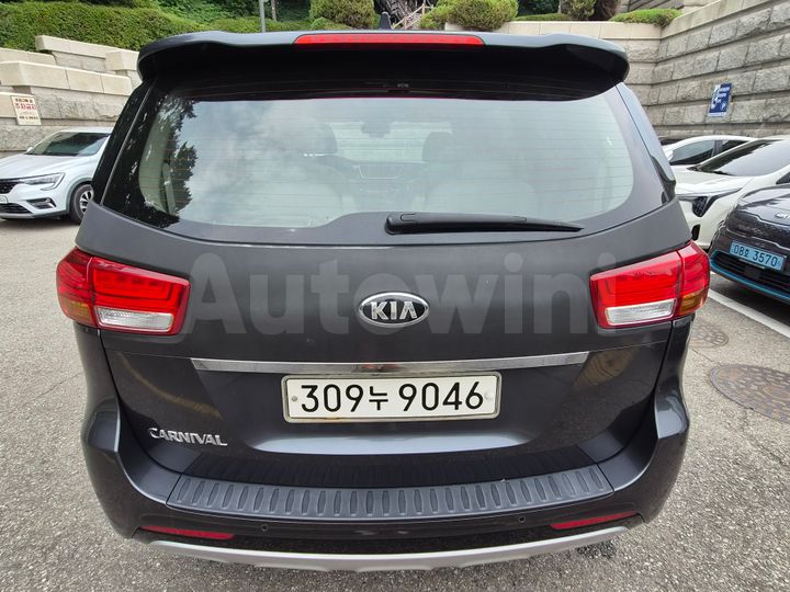 Kia Carnival 2017 — 4