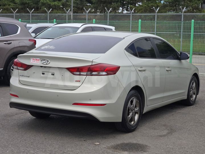 Hyundai Avante 2017 — 5
