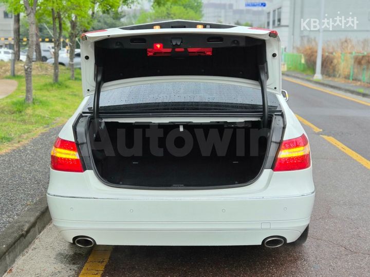 Mercedes Benz E Class 2011 — 5