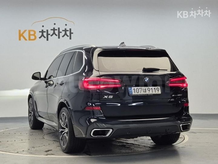 BMW X5 2021 — 2