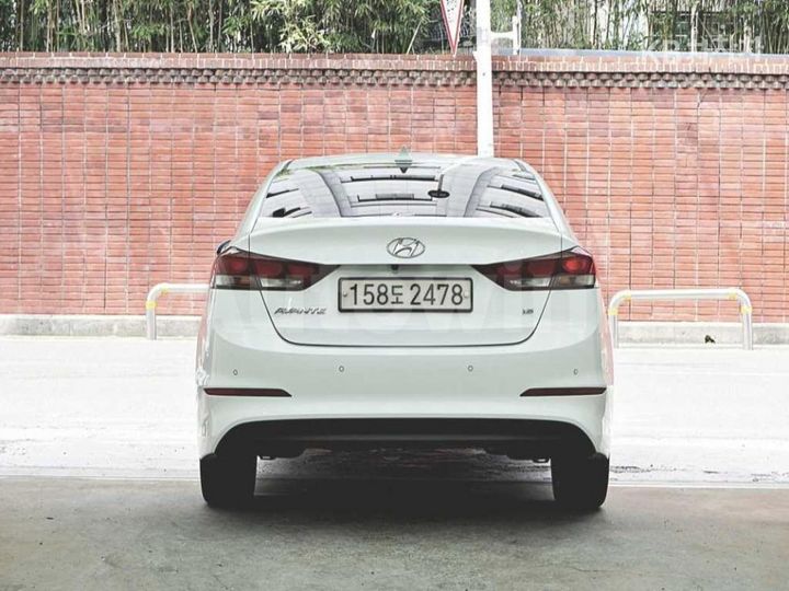 Hyundai Avante 2018 — 4