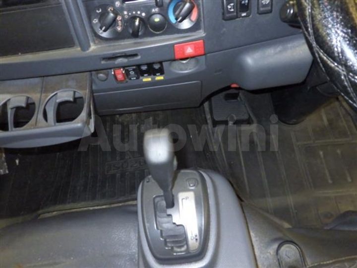 Isuzu Elf 2018 — 3