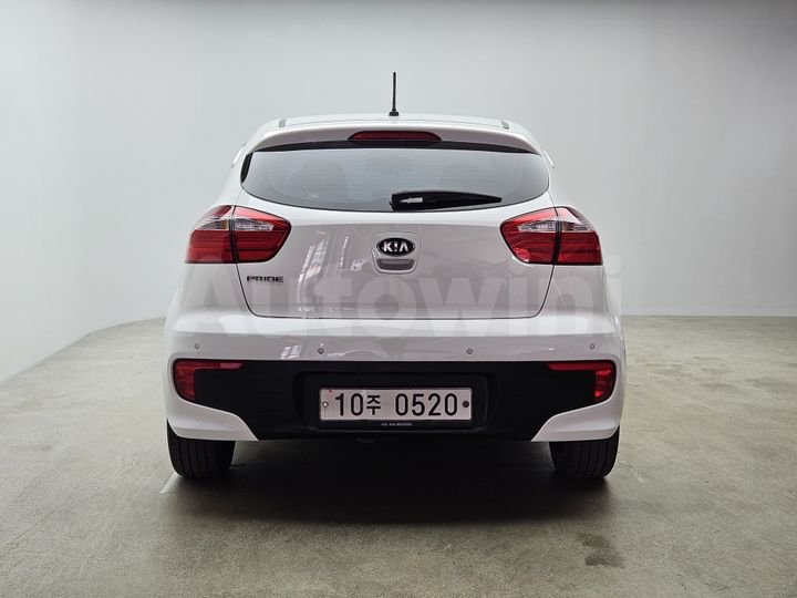 Kia Pride 2016 KNADR513BGS010179 — 4