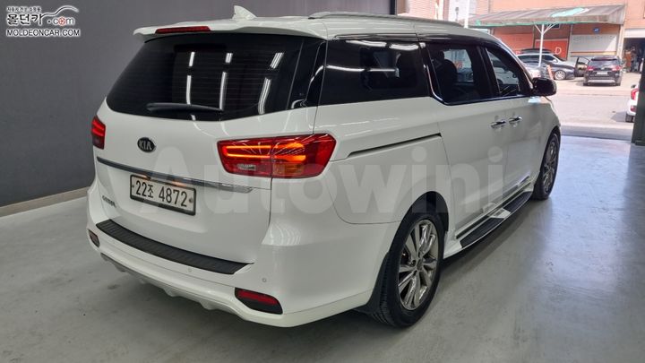 Kia Carnival 2018 — 2
