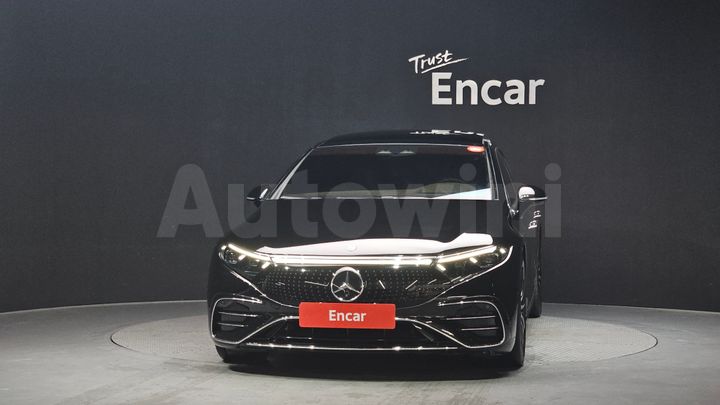 Mercedes Benz EQS 2023 — 3