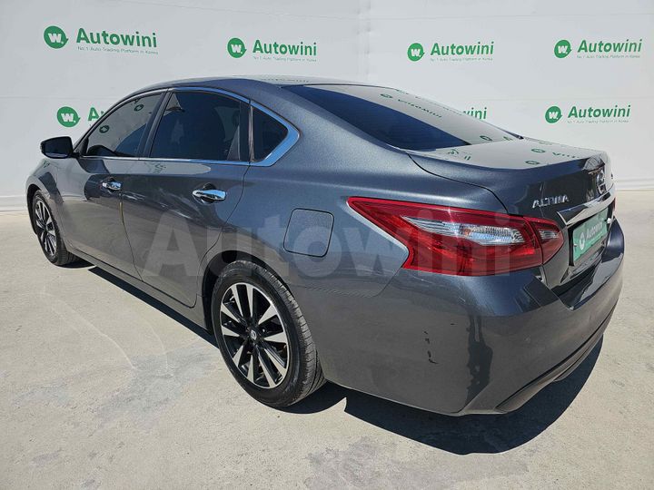 Nissan Altima 2018 — 4