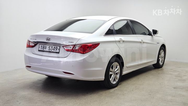 Hyundai Sonata 2012 — 2