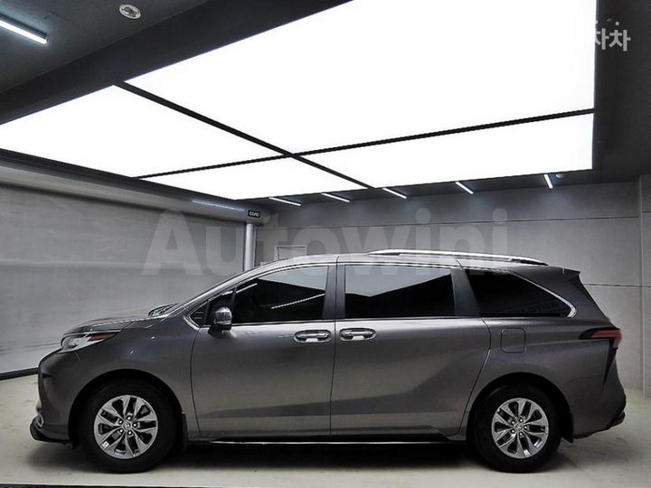 Toyota Sienna 2024 — 4