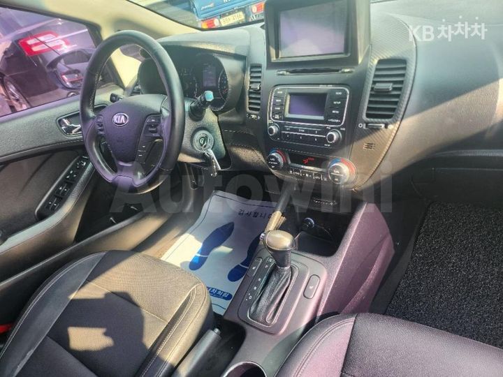 Kia K3 2013 KNAFK412BDA024261 — 5