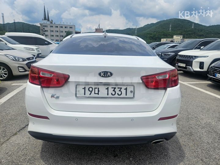 Kia K5 2014 KNAGL419BEA526043 — 3