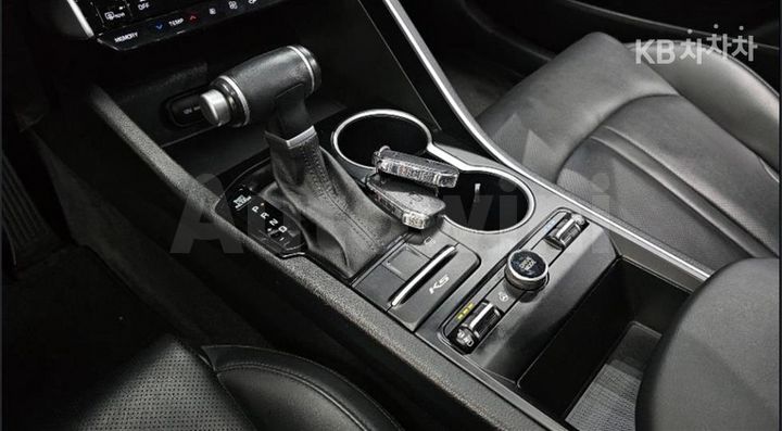 Kia K5 2022 KNAG741BBNA168824 — 5