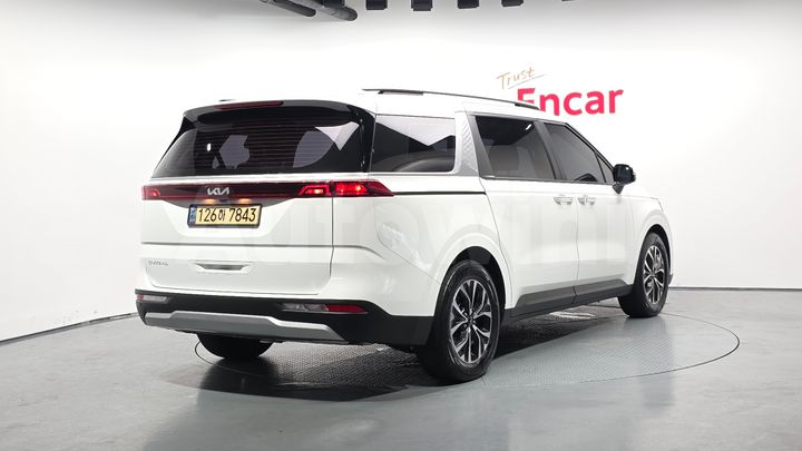 Kia Carnival 2023 — 2