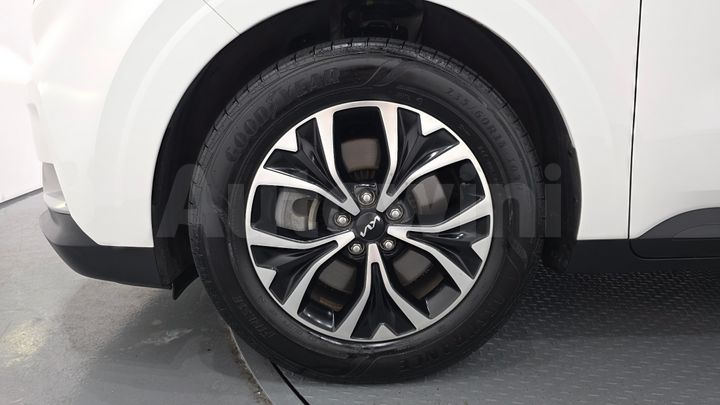 Kia Carnival 2023 — 5
