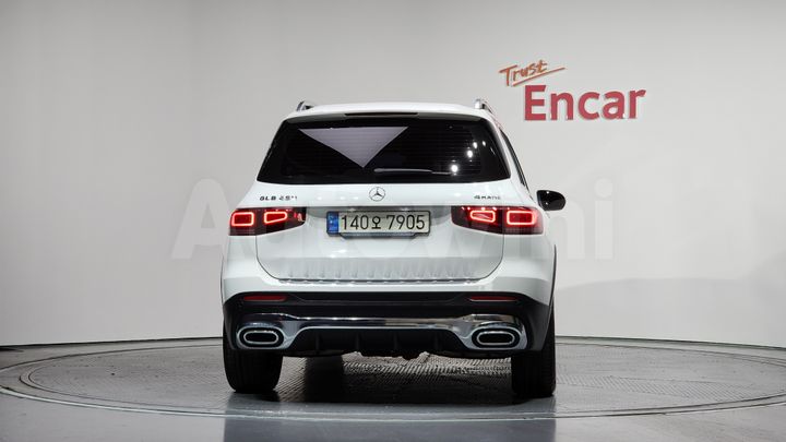 Mercedes-Benz GLB Class 2021 — 4