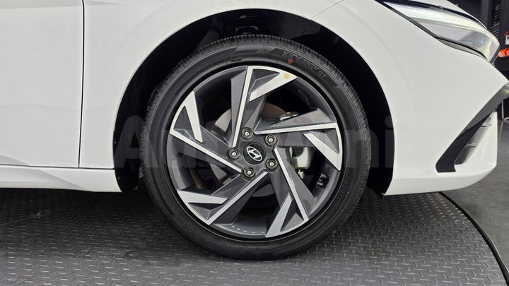 Hyundai Avante 2026 — 5