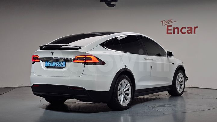 Tesla Model X 2020 — 2
