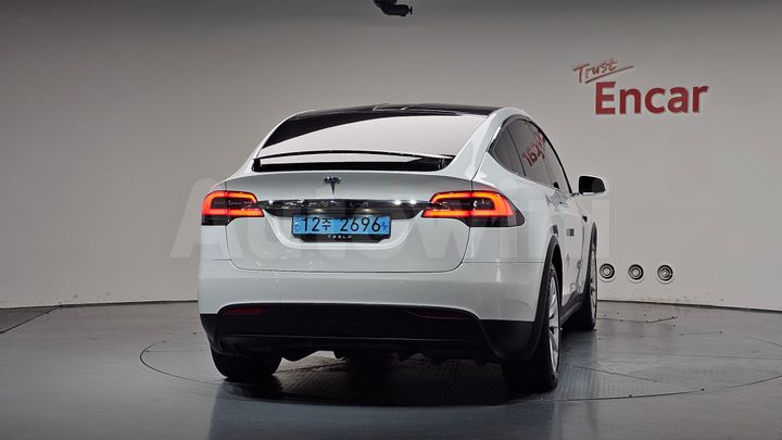Tesla Model X 2020 — 4