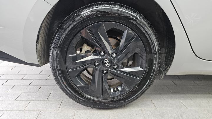 Hyundai Avante 2023 — 5