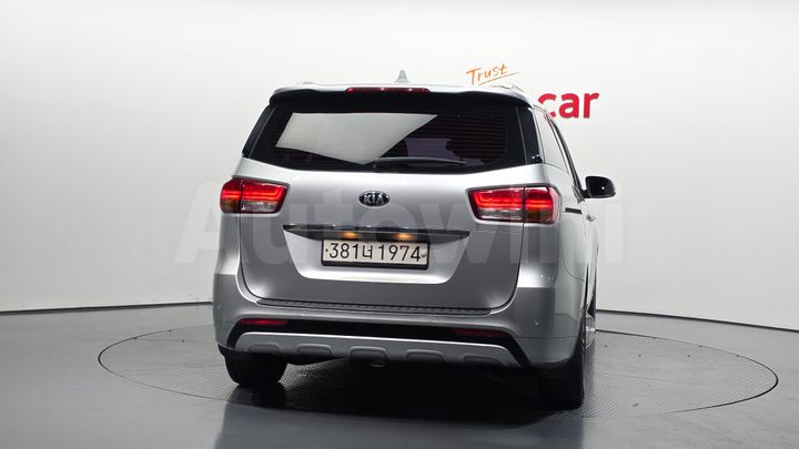 Kia Carnival 2015 — 4