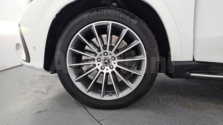 Mercedes Benz GLE Class 2024 — 5