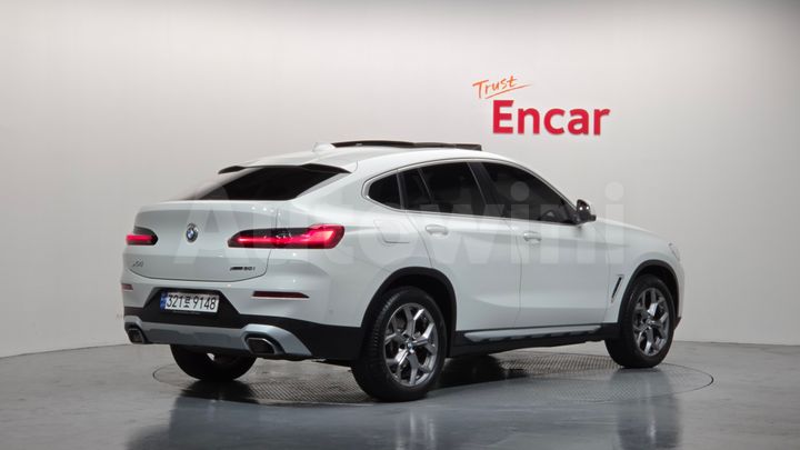 BMW X4 2023 — 2