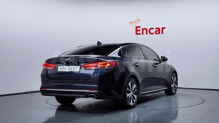 Kia K5 2017 — 2