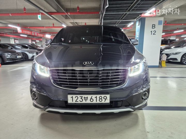 Kia Carnival 2018 KNAMD81ABJS362350 — 2