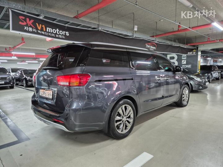 Kia Carnival 2018 KNAMD81ABJS362350 — 3