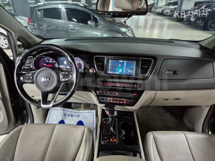 Kia Carnival 2018 KNAMD81ABJS362350 — 5