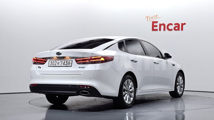 Kia K5 2017 — 2
