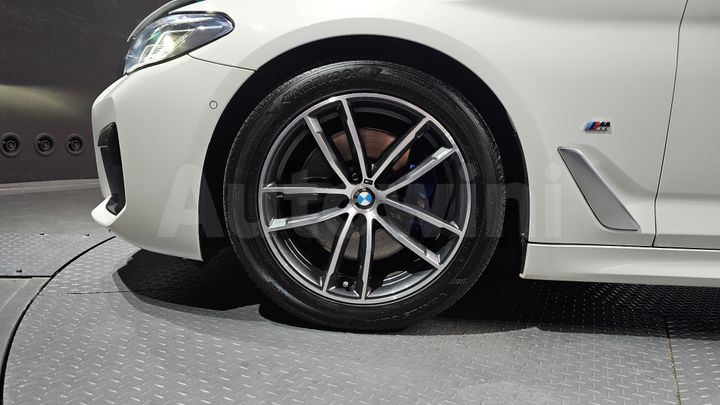 BMW 5 Series 2021 — 5