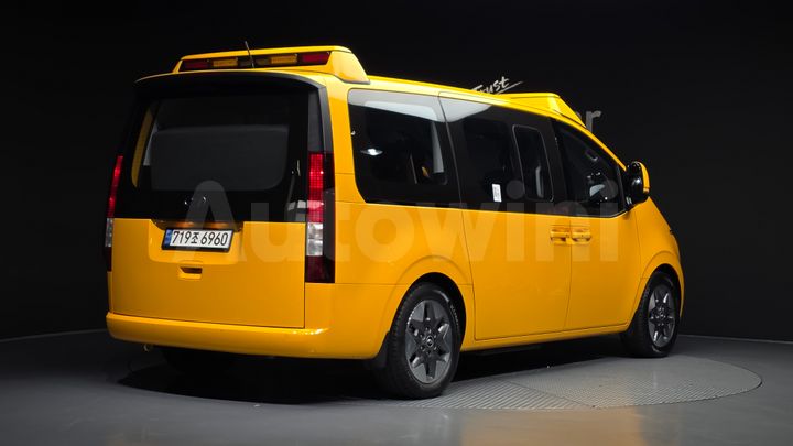Hyundai Staria 2022 — 2