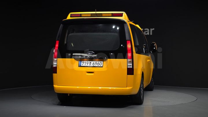 Hyundai Staria 2022 — 4