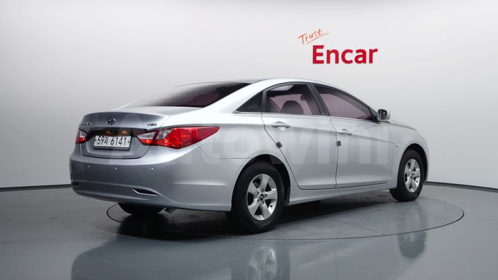 Hyundai Sonata 2011 — 2