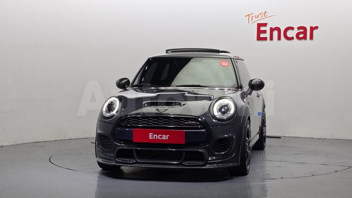 Mini Cooper 2018 — 3