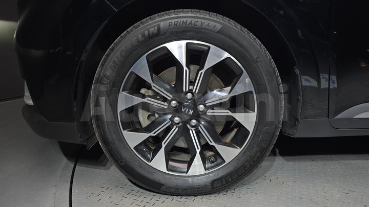 Kia Carnival 2021 — 5