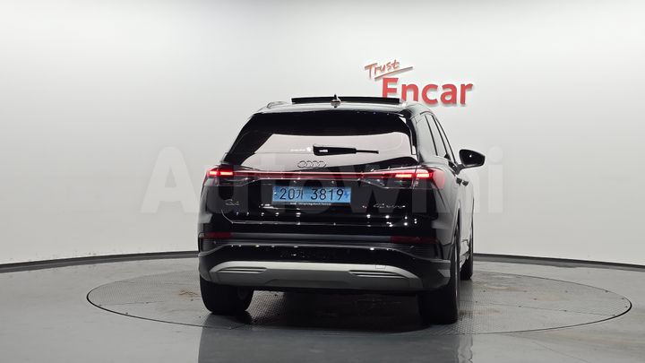Audi Q4 2023 — 3