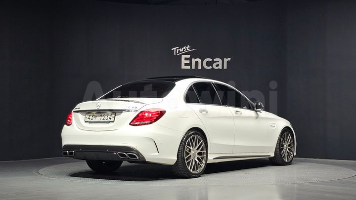 Mercedes Benz C Class 2018 — 2
