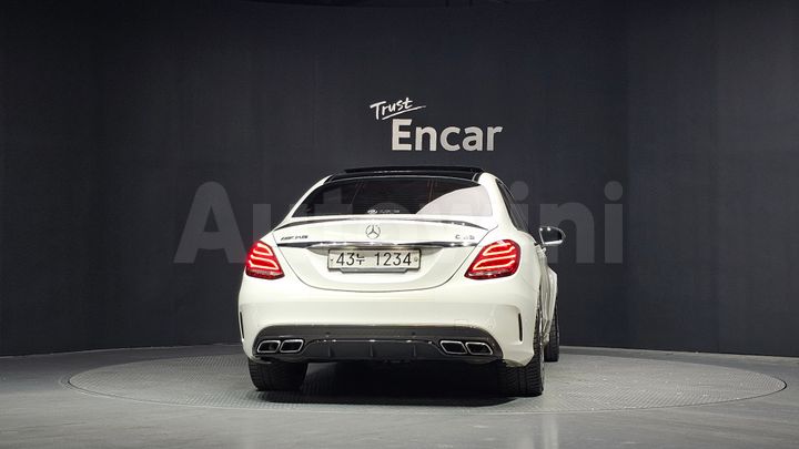 Mercedes Benz C Class 2018 — 4