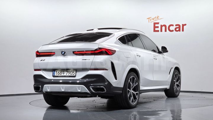 BMW X6 2021 — 2