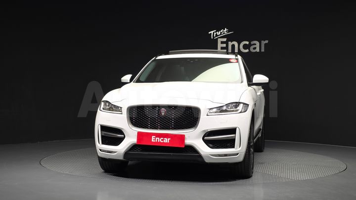 Jaguar F PACE 2019 — 3