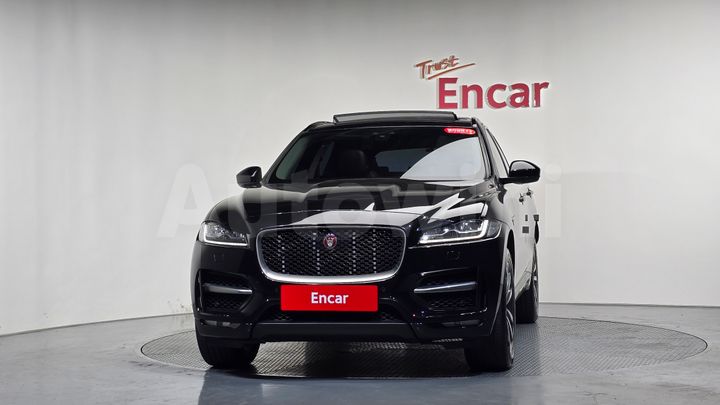 Jaguar F PACE
